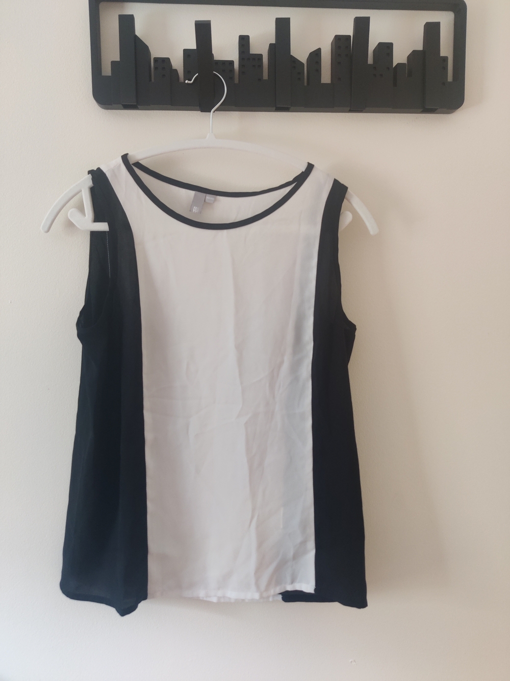 Classic Black & White Colorblock Sleeveless Top